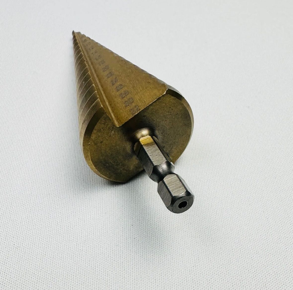 人気】ステップドリル 4 - 32 mm タケノコ ドリル チタン