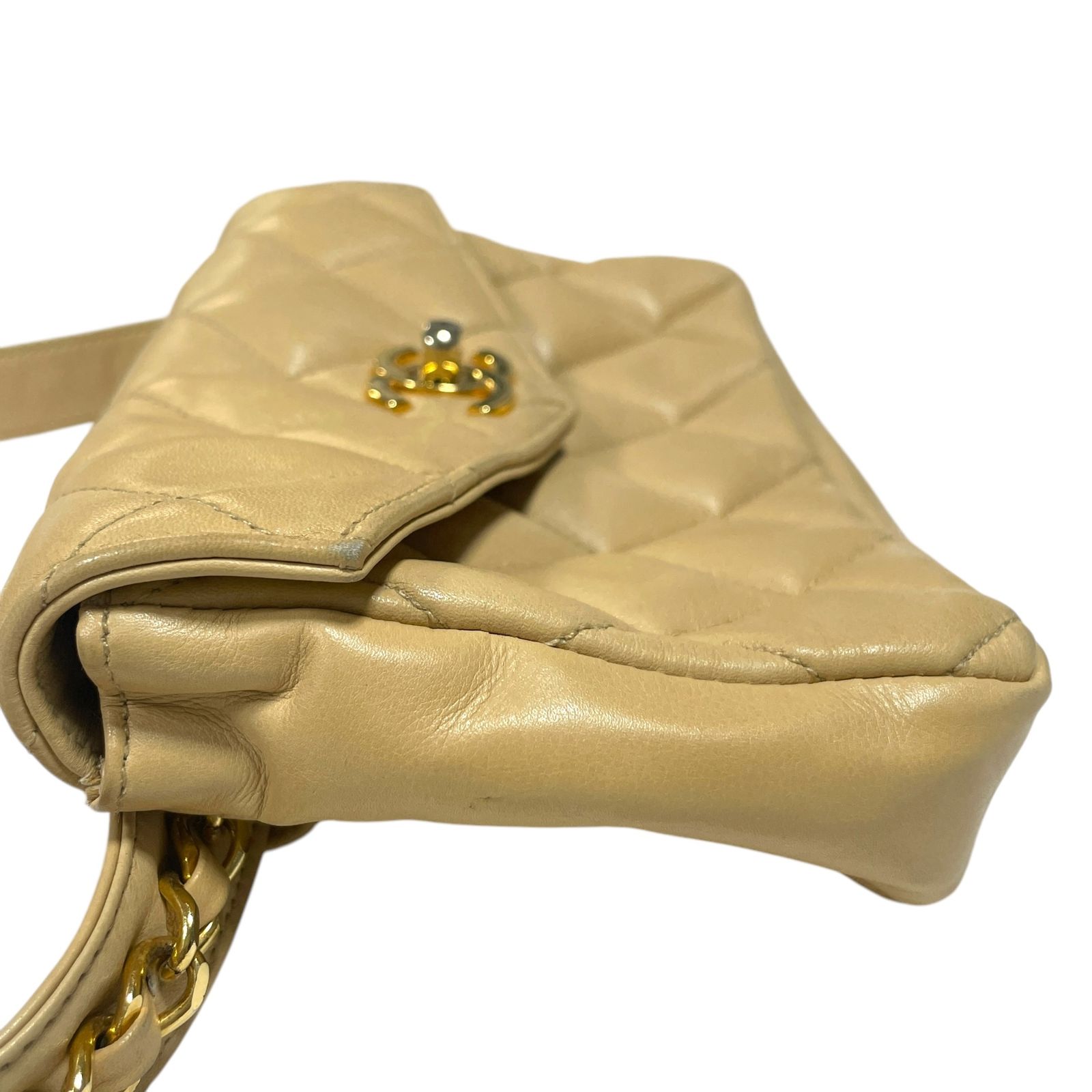 CHANEL シャネル