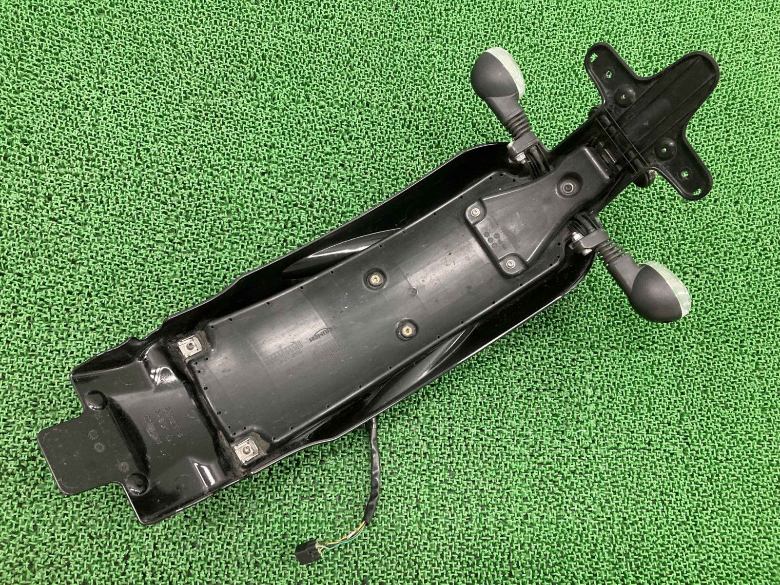 ストリートスクランブラー リアフェンダー 黒 2302378 トライアンフ TRIUMPH 純正 トライアンフ 割れ欠け無し 品薄 cS DECORATOM_COM_BR