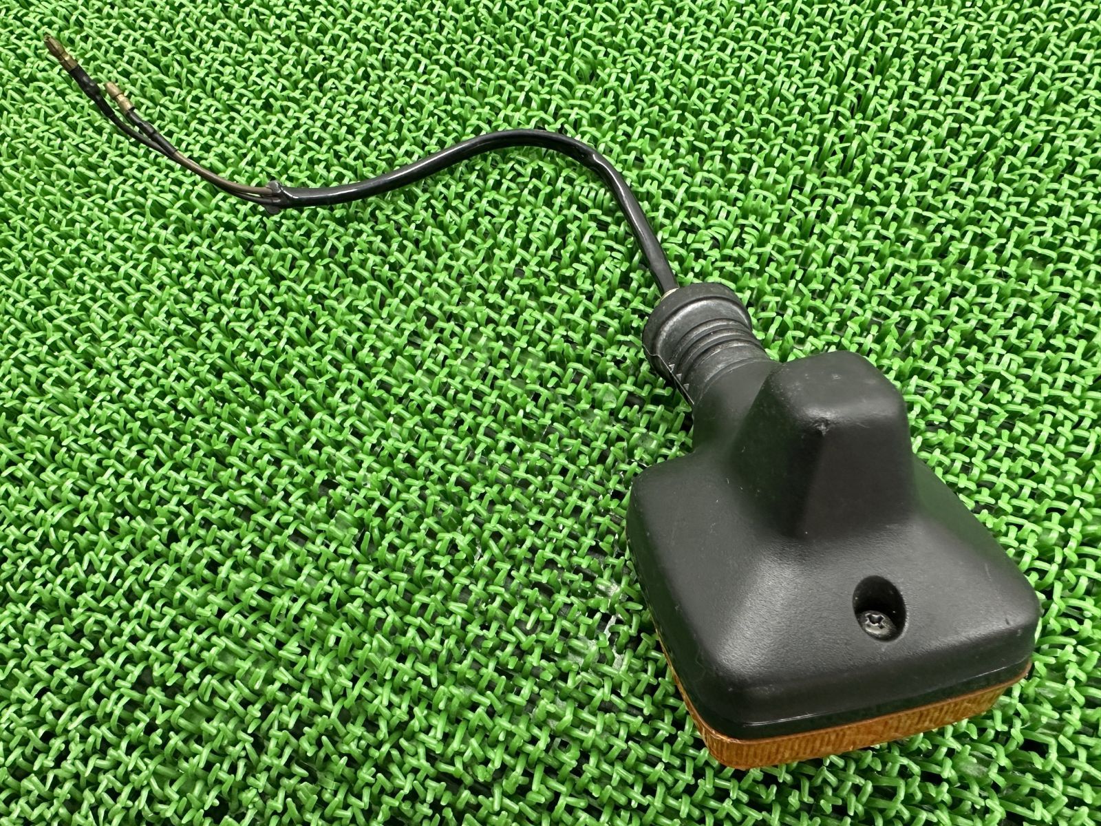 TW200 リアウインカー 左 1142-414 ヤマハ 純正 中古 バイク 部品 2JL