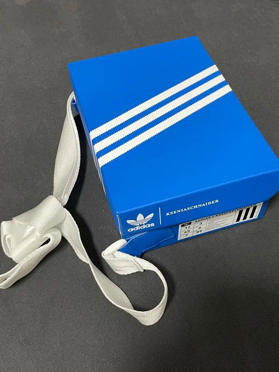 F adidas アディダス セニア スナイダー 靴箱 バッグ