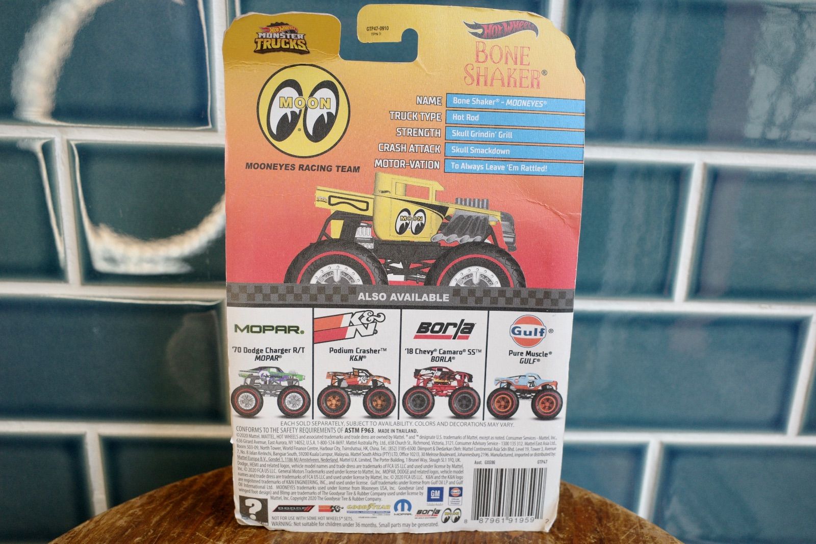 ホットウィール　モンスタートラック　ムーンアイズ Hot Wheels Monster Trucks Bone Shaker Mooneyes Moon Yellow 4