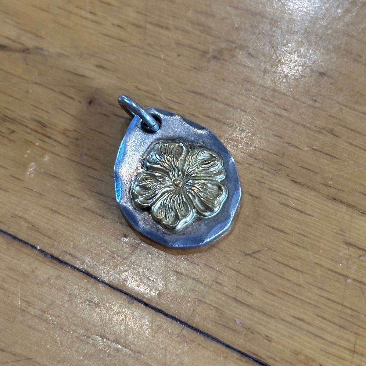 THE SUN ペンダントトップ フラワーメタル THE SUN 特大フラワーメタル【USED】 - メルカリ