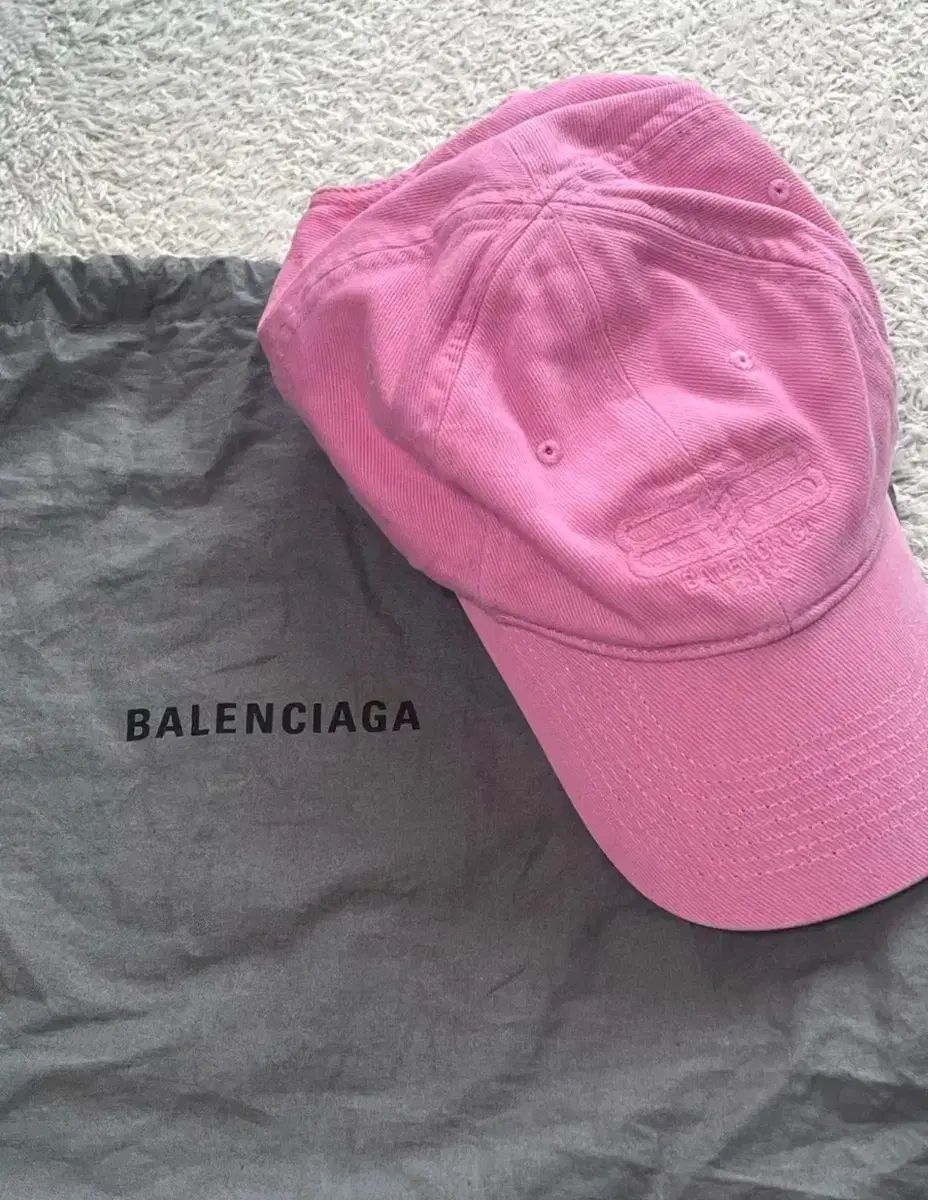 Balenciaga ピンク ベースボール　ロゴ　キャップ BALENCIAGA ベースボールキャップ ピンク Balenciaga ピンク ベース