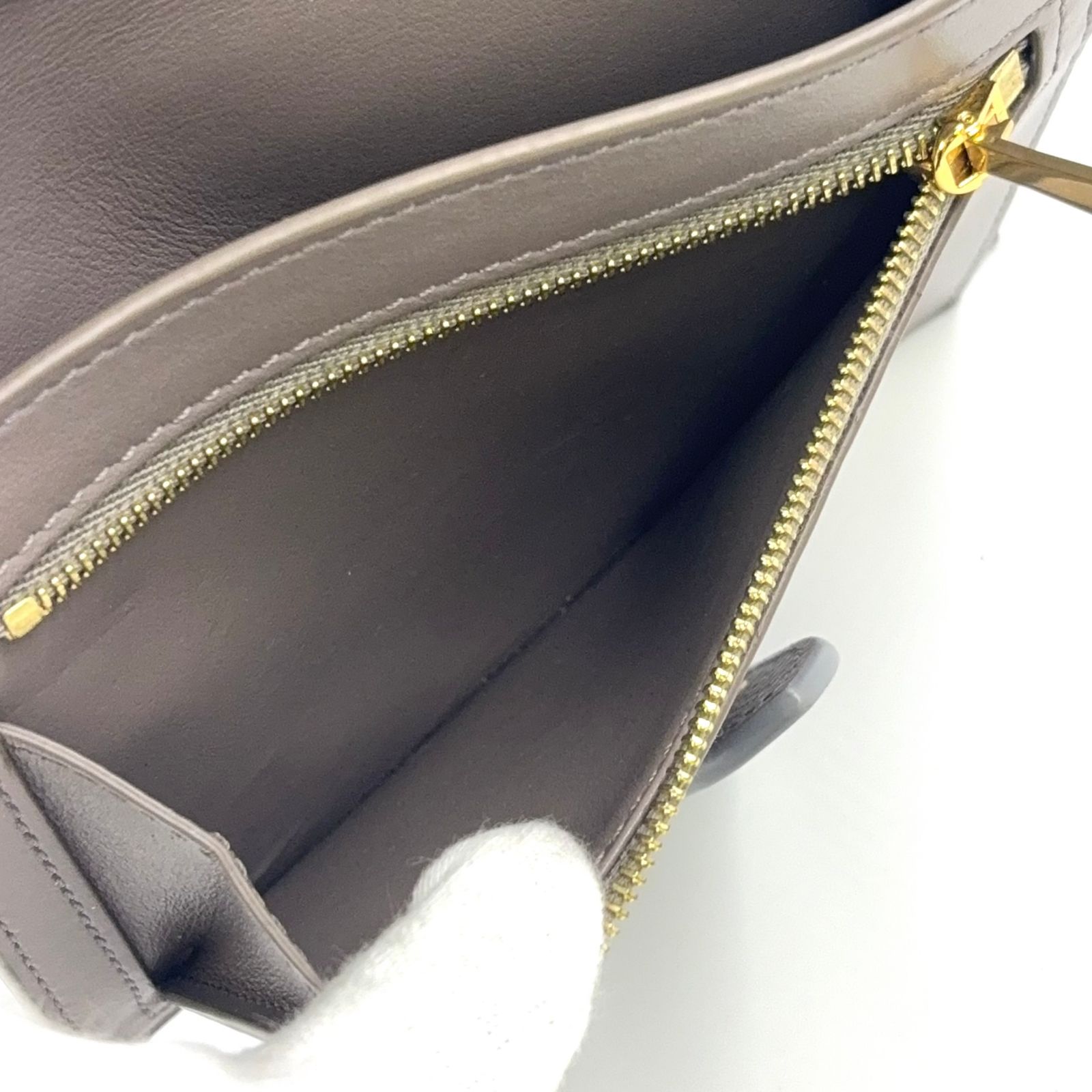 ミディアムストラップウォレット