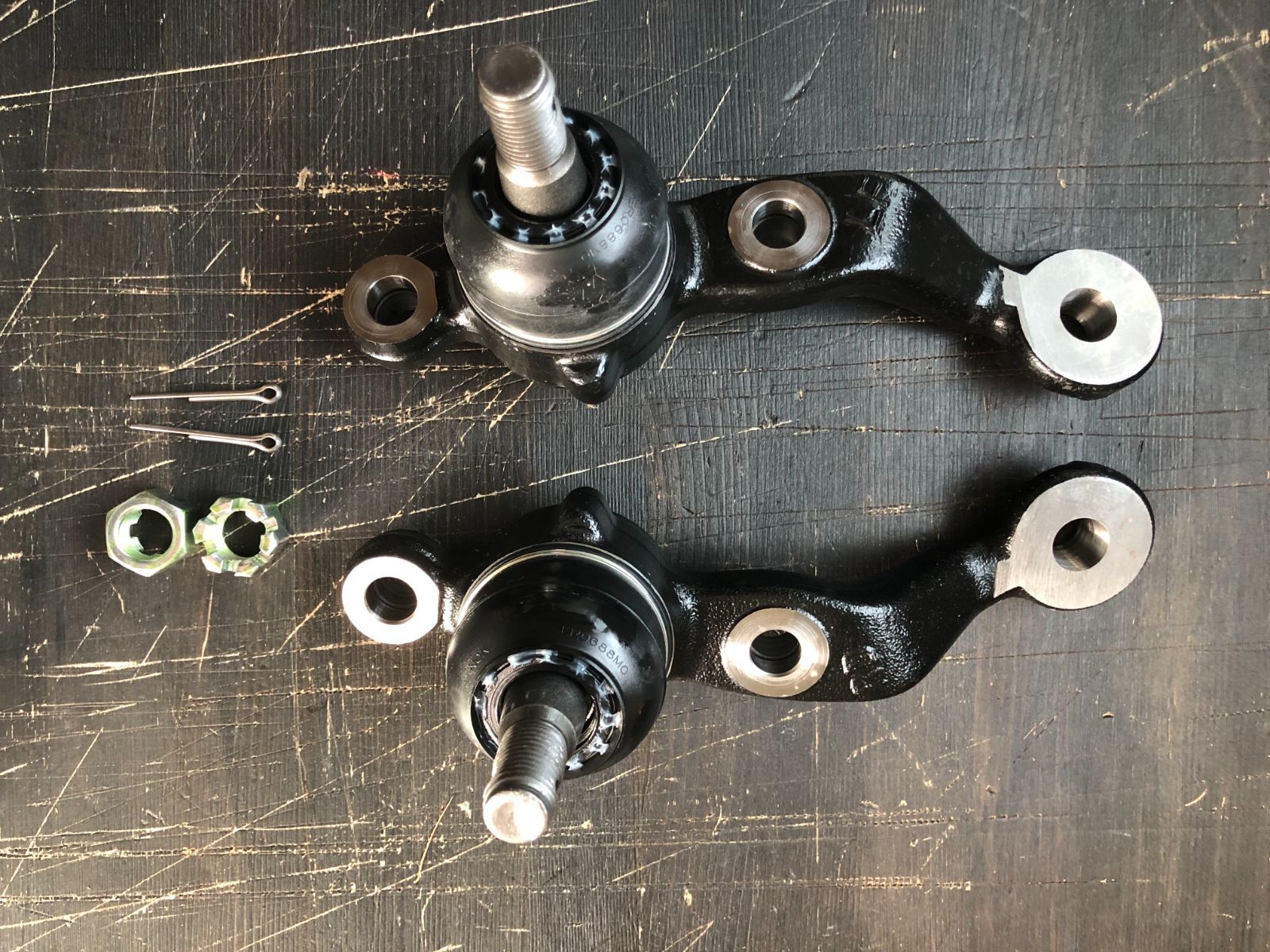 【新品未使用】クラウン アリスト フロントロアボールジョイント 左右セット 純正 トヨタ TOYOTA (トヨタ) 純正部品 フロントロワーボール