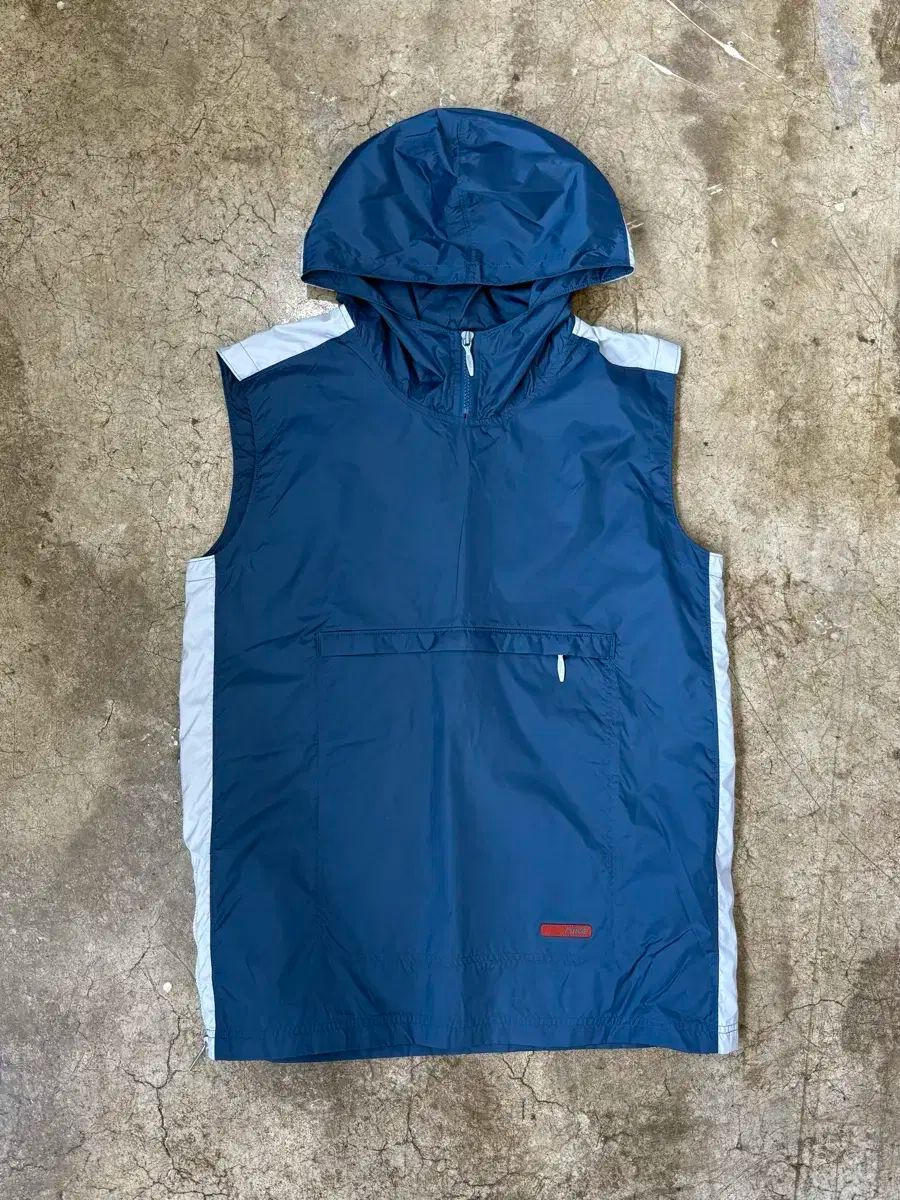 Nike(ナイキ） ナイロン フード ベスト