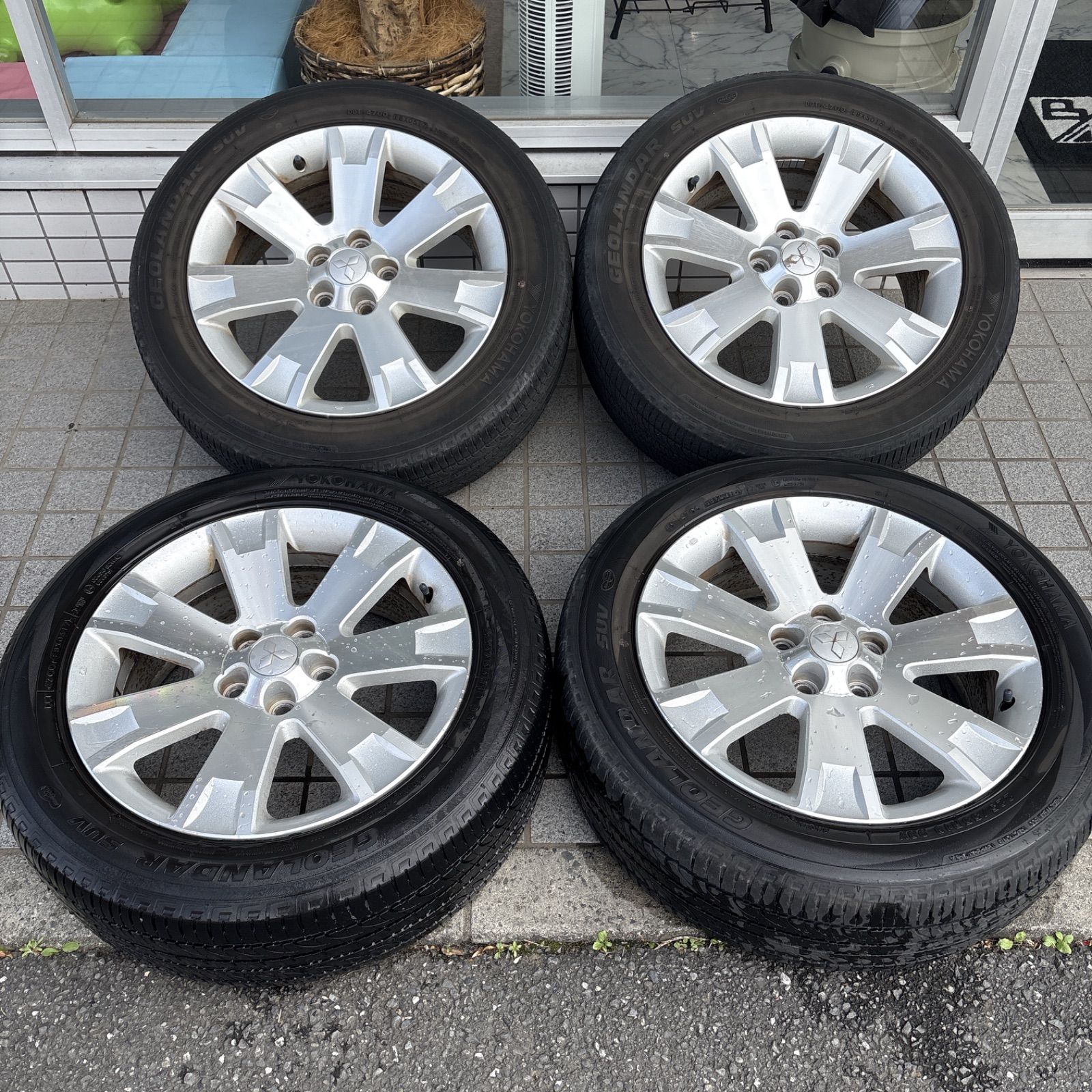 三菱 デリカD5 純正ホイールタイヤ4本セット18インチ 18×7j 225|55r18