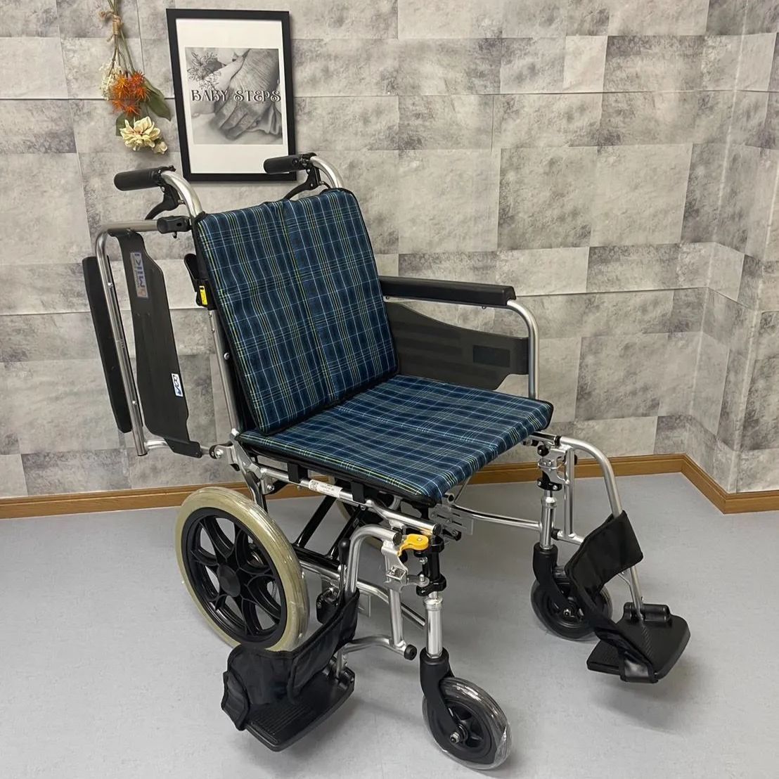 SKT-2000 Miki 介助式車椅子 ノーパンクタイヤ 車椅子 ミキ 中古 介護 