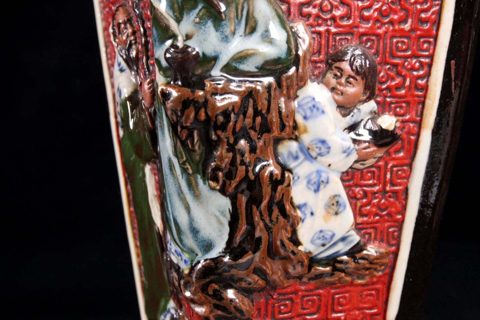 隅田焼 井上良斎 高浮彫 賢人彫刻花瓶 一対 30.5cm 花入 唐物