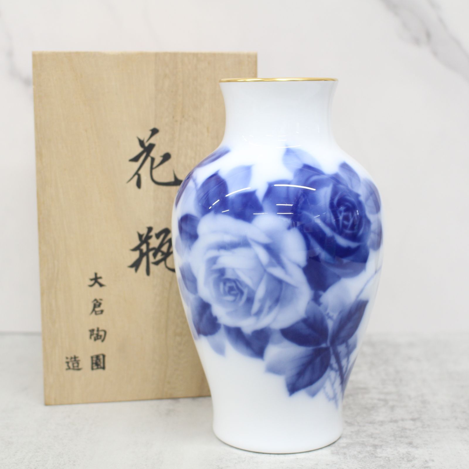 大倉陶園ブルーフラワー花瓶 (大) - 花瓶 大倉陶園ブルーフラワー花瓶 (大) - 花瓶