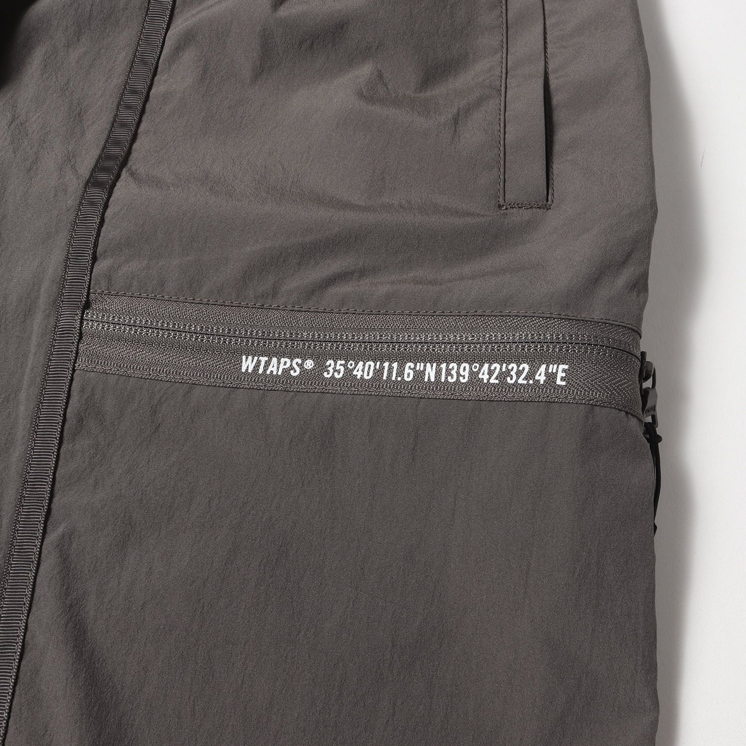 【美品】WTAPS ダブルタップス パンツ サイズ:L / 24SS ジップポケット イージー ショート パンツ (SPSS2001 / SHORTS / POLY. TUSSAH) / ベージュ / ボトムス ショーツ【メンズ】【中古】 美品】WTAPS ダブルタップス パンツ サイズ:L / 24SS ジップポケット