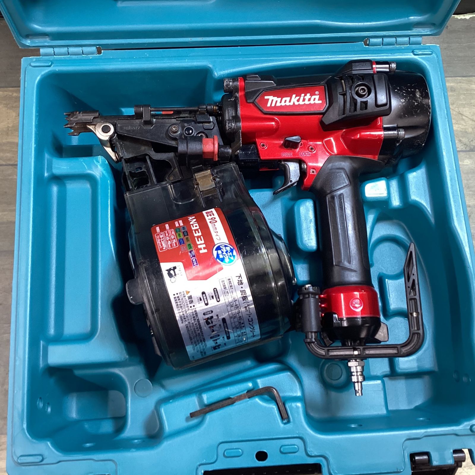 マキタ(makita) 高圧エア釘打ち機 AN933H 【東大和店】 - メルカリ