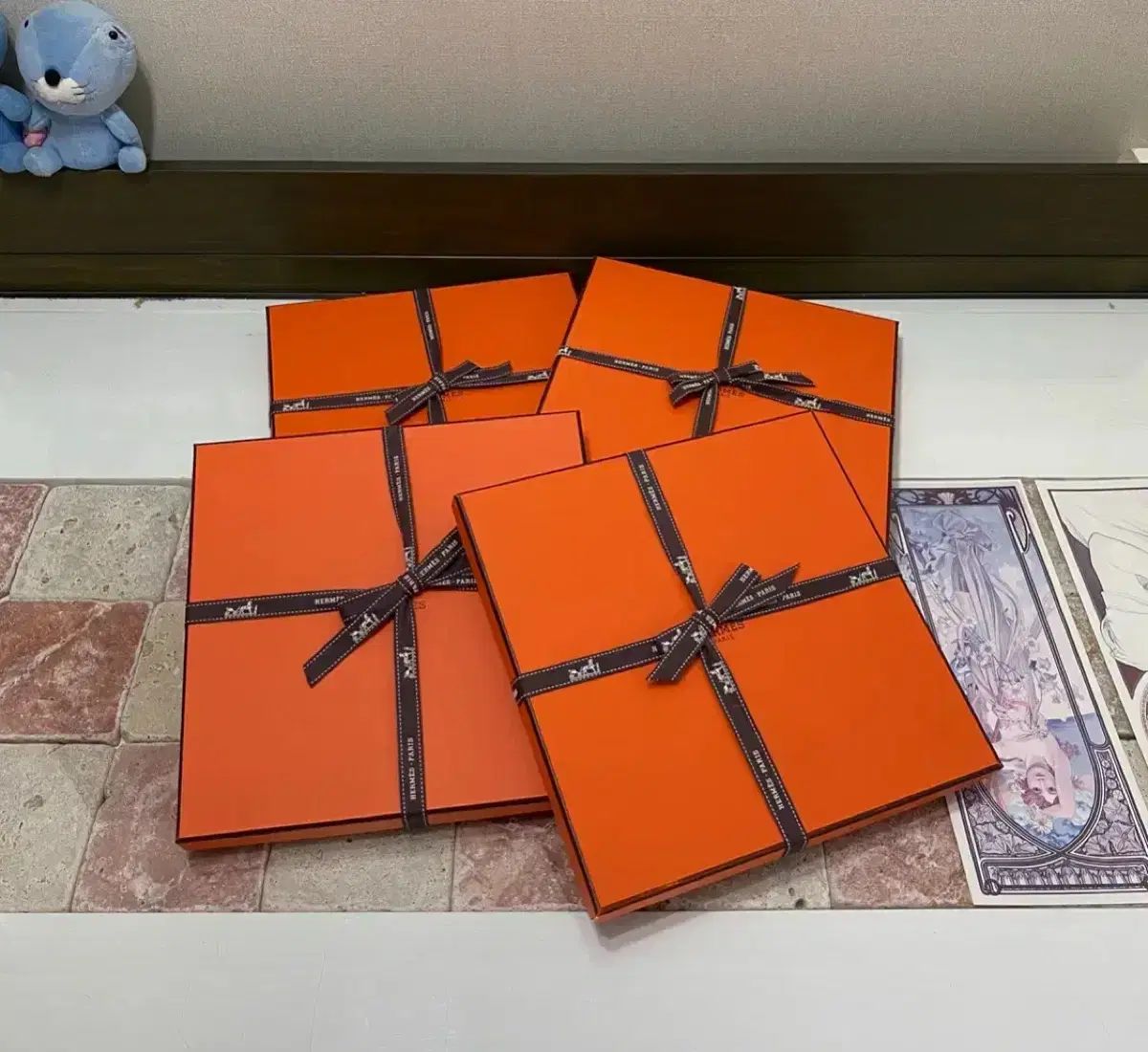 HERMES エルメス　スカーフ　箱付き 未使用級 HERMES エルメス スカーフ カレ90 アニマルポリス 箱