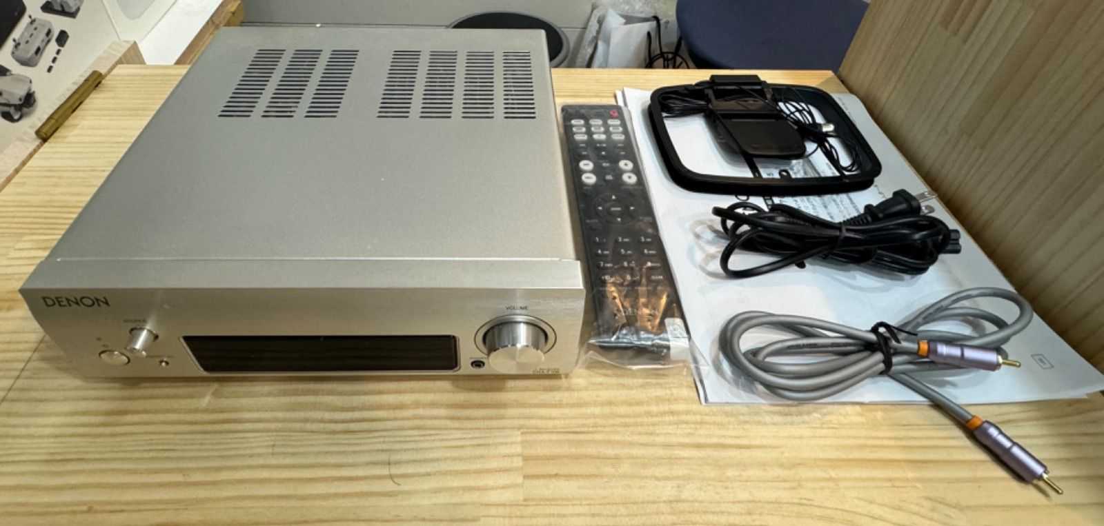 中古良い品Denon プリメインアンプ AM/FMチューナー付 Fシリーズ プレミアムシルバー DRA-F109-SP - メルカリ