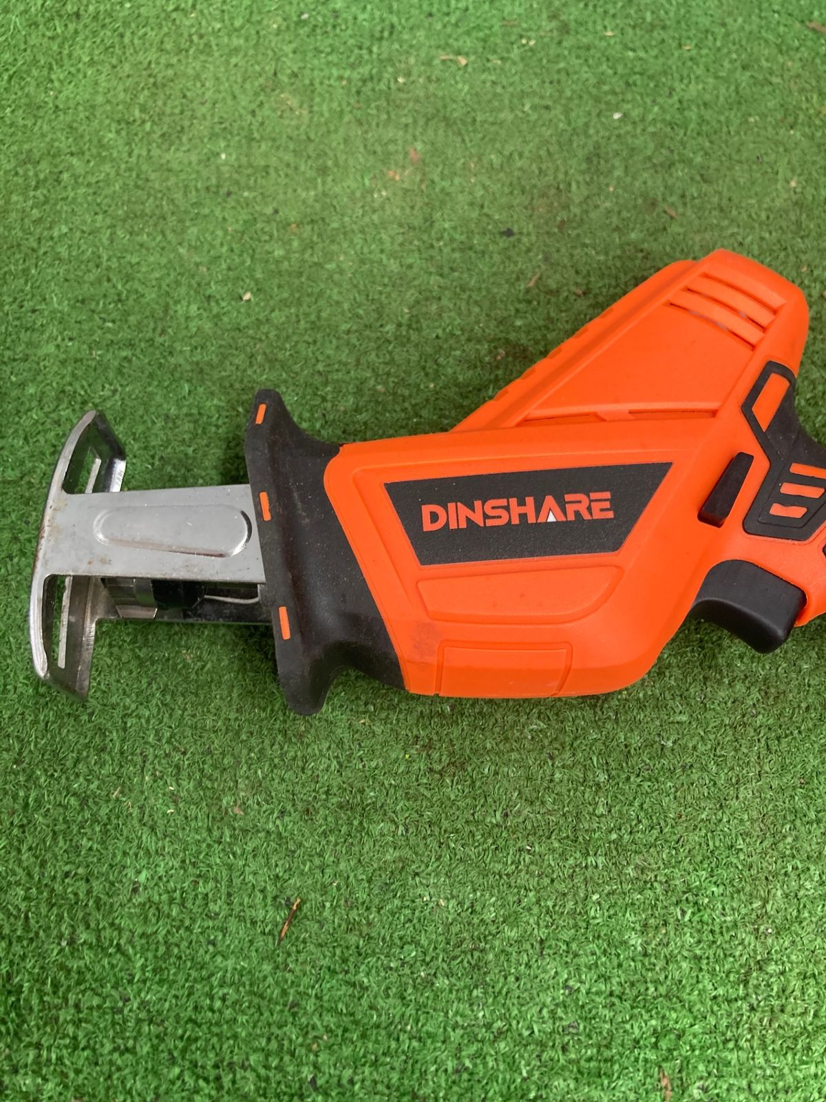 中古品】【0922】1 / 10 DINSHARE コードレスレシプロソー 電動 中古品】【0922】1 / 10 DINSHARE コードレスレシプロソー 電動