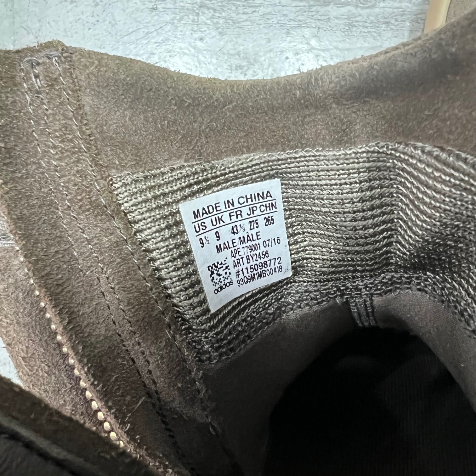国内正規 adidas YEEZY Boost 750 Light Brown Gum Chocolate BY2456 
