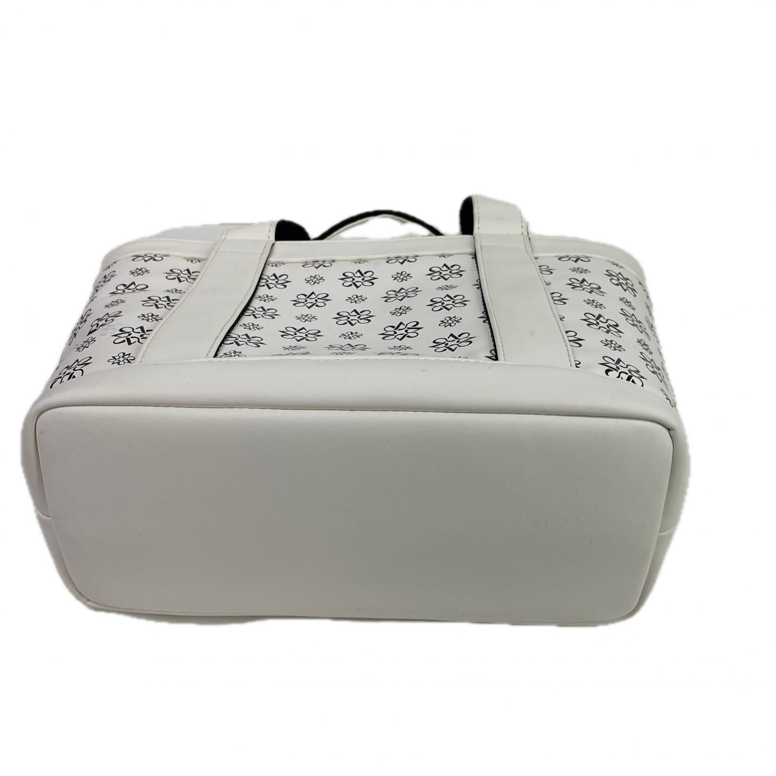 未使用 セントアンドリュース フラワー プリント カートバッグ ホワイト 中古 セントアンドリュース StANDREWS カートバッグ 白 ホワイト