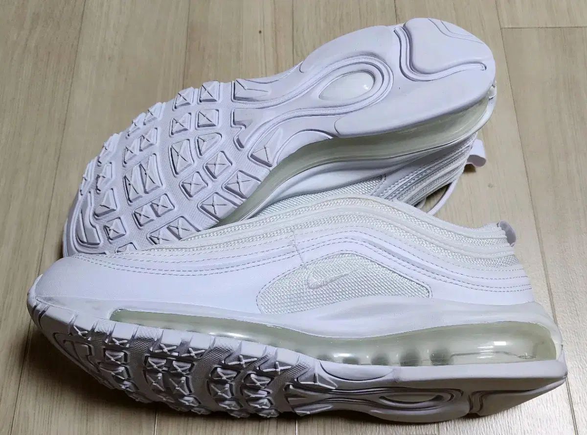 NIKE ナイキ