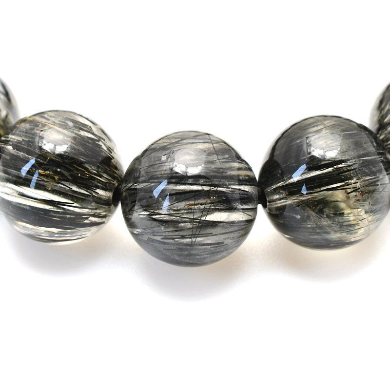 気品ある 美しく上品な黒針