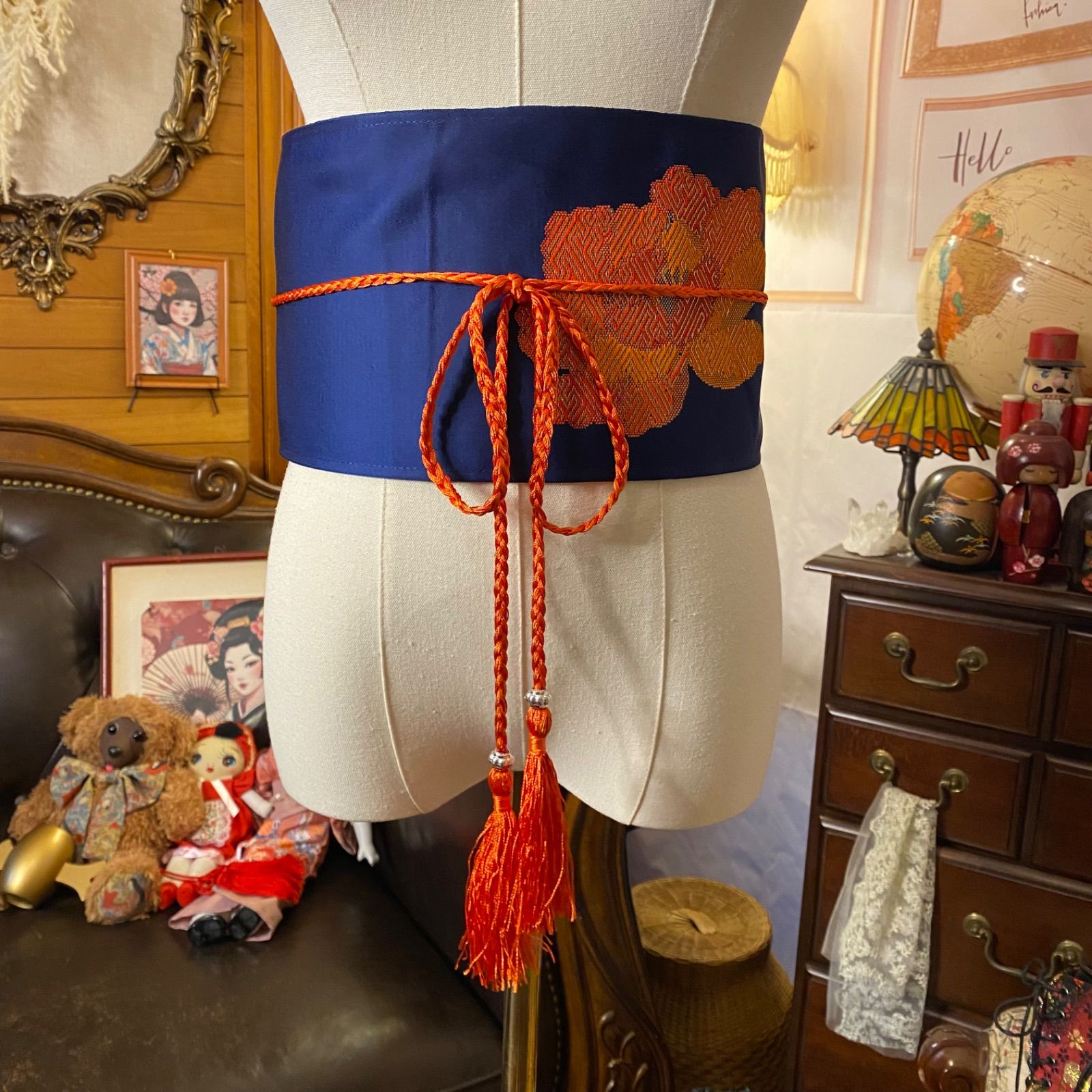 名古屋帯 リメイク サッシュベルト 飾り帯 和洋折衷 ハンドメイド レトロ 古着 L〜LL対応 群青を裂く、一輪の熾火。 ROB-111 和洋折衷  リップル藍染浴衣 リメイク ワンピース ドレス 名古屋帯サッシュベルト W-411 | iichi 日々の暮らしを心地よくするハンドメイド や ...