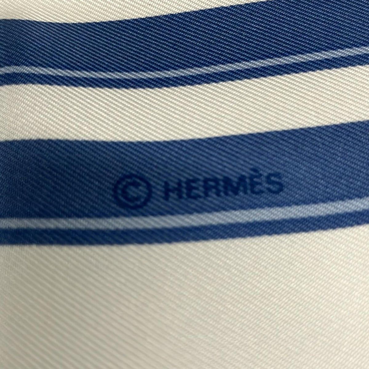 HERMES(エルメス) スカーフ新品同様 カレ90 アイボリー×ネイビー HERMES(エルメス) スカーフ新品同様 カレ90 アイボリー×ネイビー