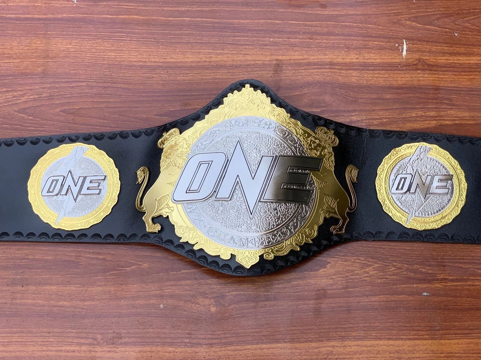 ONE 格闘技 チャンピオンベルト オーダーメイド 発送到着予定日 11月18日
