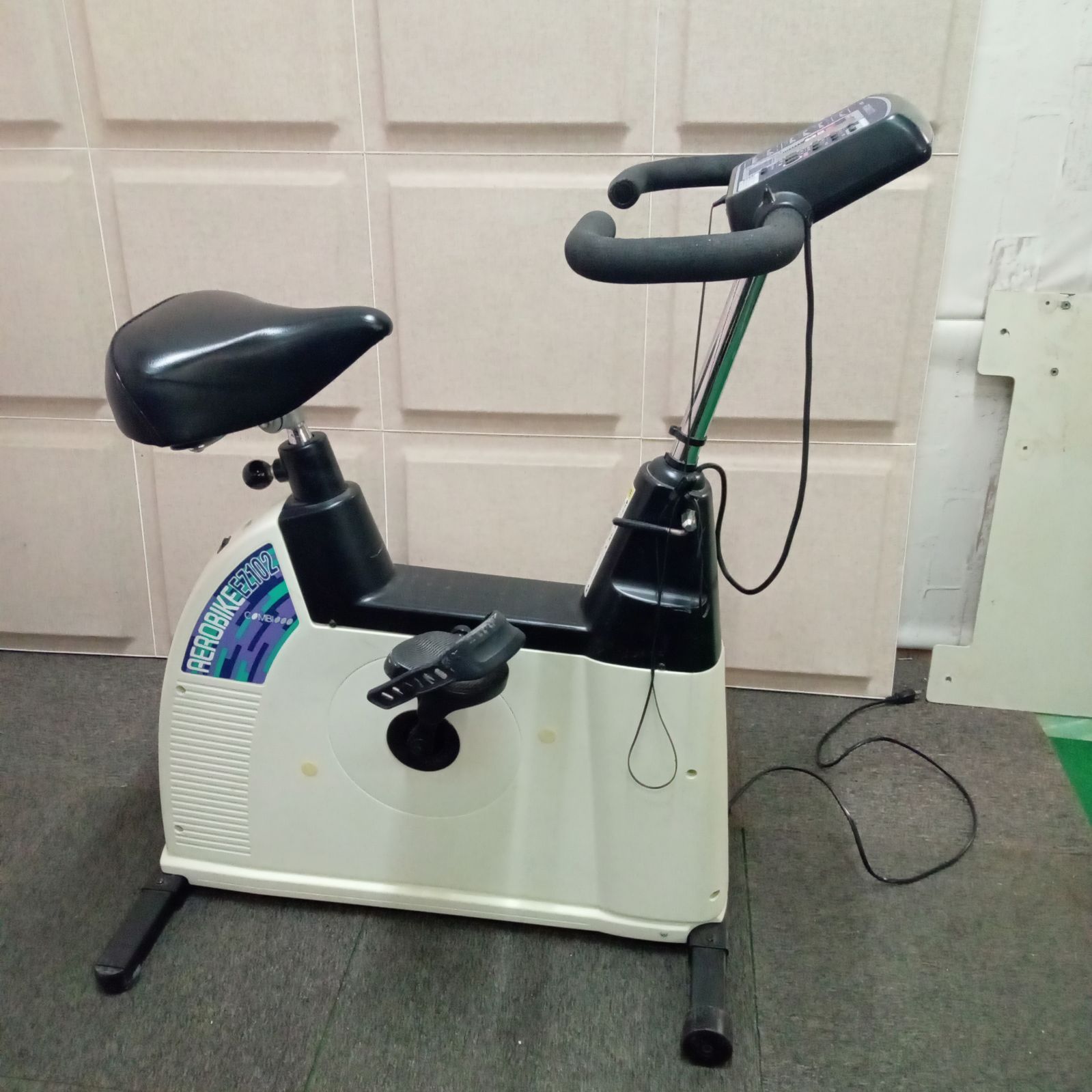 コンビ エアロバイク EZ102 故障品 【公式通販】