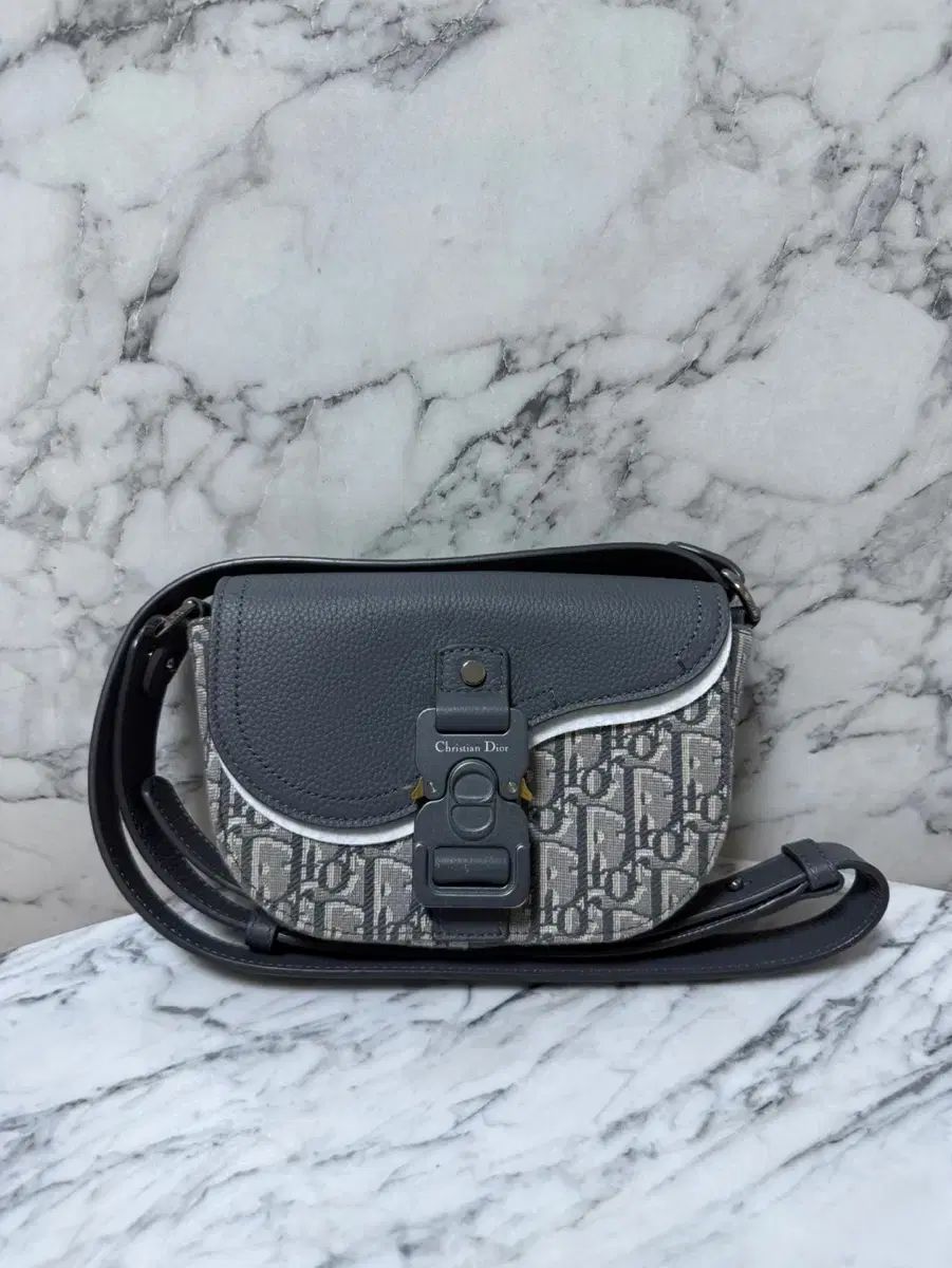 Dior ディオール オブリーク サドルバッグ ミニ フラップ メッセンジャーバッグ クロスバッグ