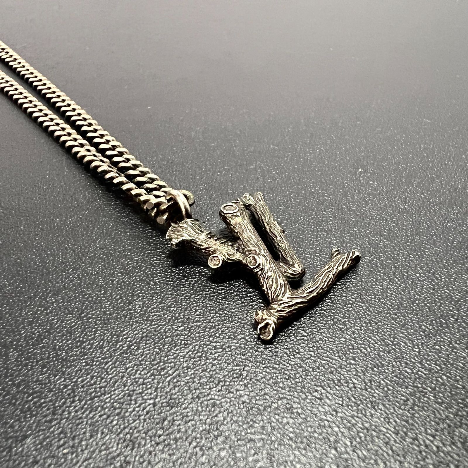 LOUIS VUITTON／ルイヴィトン MP2818 LVウッド チェーン
