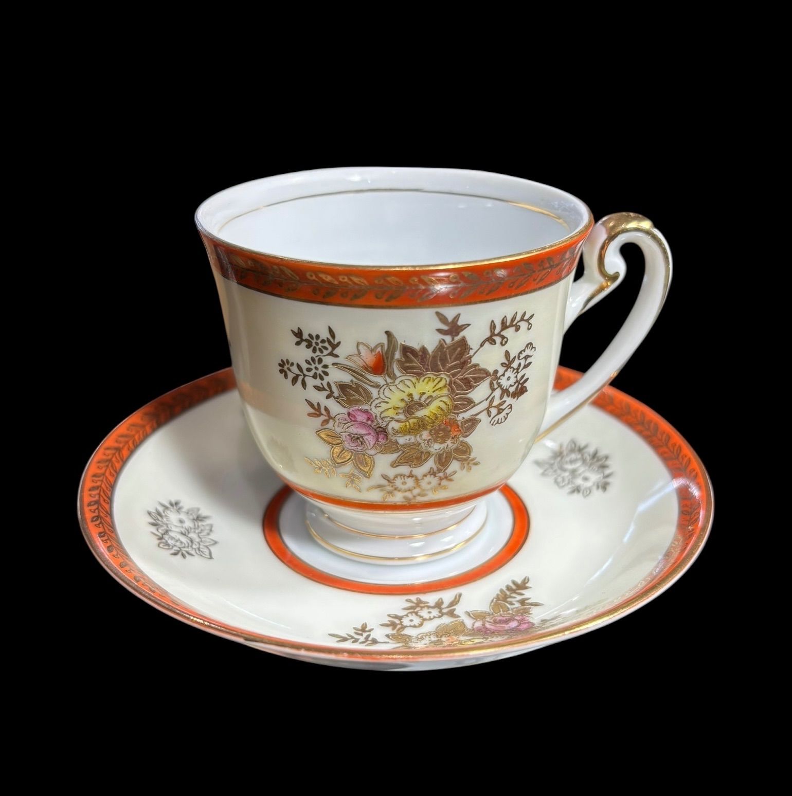 【フッチェンロイター】　花柄　カップ&ソーサー （６客） 西洋調ティーカップセット 花柄陶器 高級感 カップ＆ソーサー 6客コーヒー