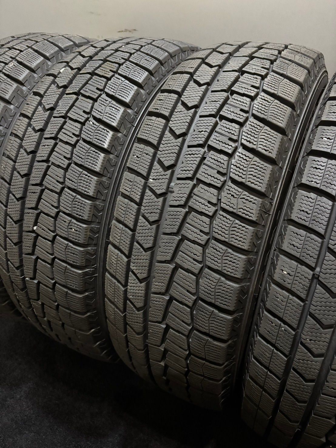 195 65R15 DUNLOP WINTER MAXX WM02 19年製 スタッドレス 4本 ダンロップ ウィンターマックス ノア ヴォクシー プリウス 4-K376