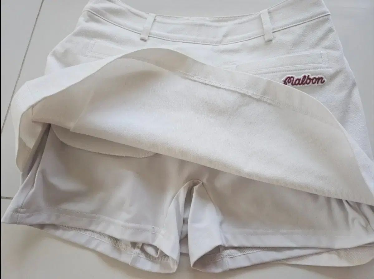 マルボンゴルフ スカート MALBON GOLF スポーツスカート パンツ付 S Malbon ゴルフ レディース 半袖＆スカートセット人気夏 - メルカリ