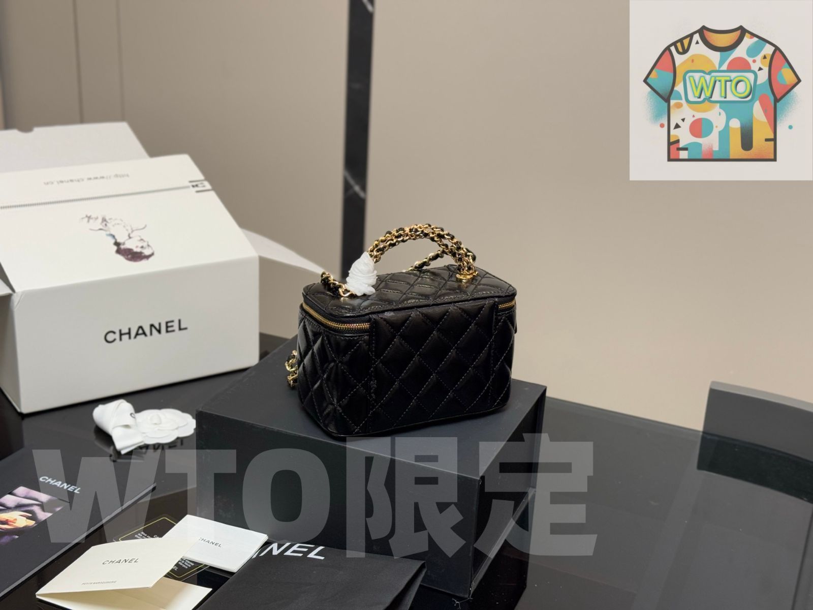 CHANE シャネル　ミラー付き　メイクボックス　 アクセサリーケース 今日WTO】Chane Handle Makeup Box シャネ ハンドル メイク