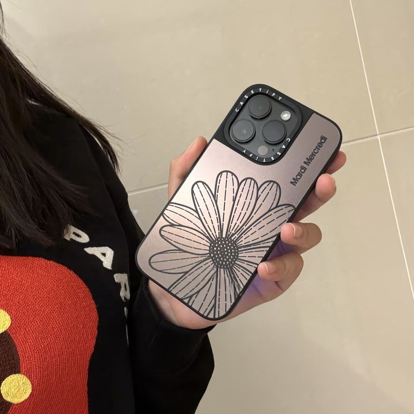 新品CASETiFY ケースティファイiPhone16pro ケース　デイジー 新品 デイジー CASETiFY ケースティファイ iPhone用ケース 耐
