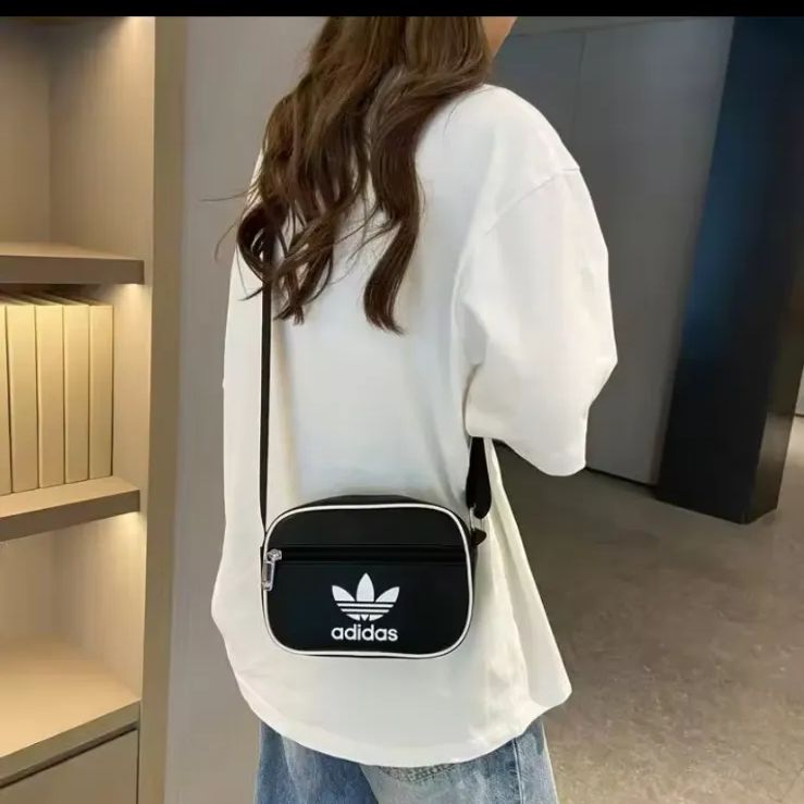 国内配送★adidas★スモール ショルダーバッグ セール】スモールアイテム バッグ / アディダスオリジナルス
