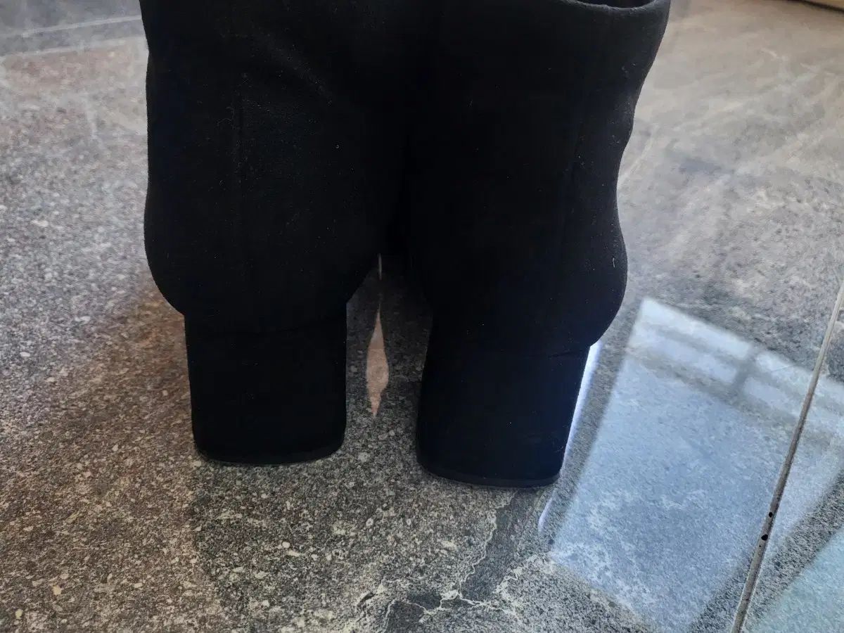 スエード アングルブーツ