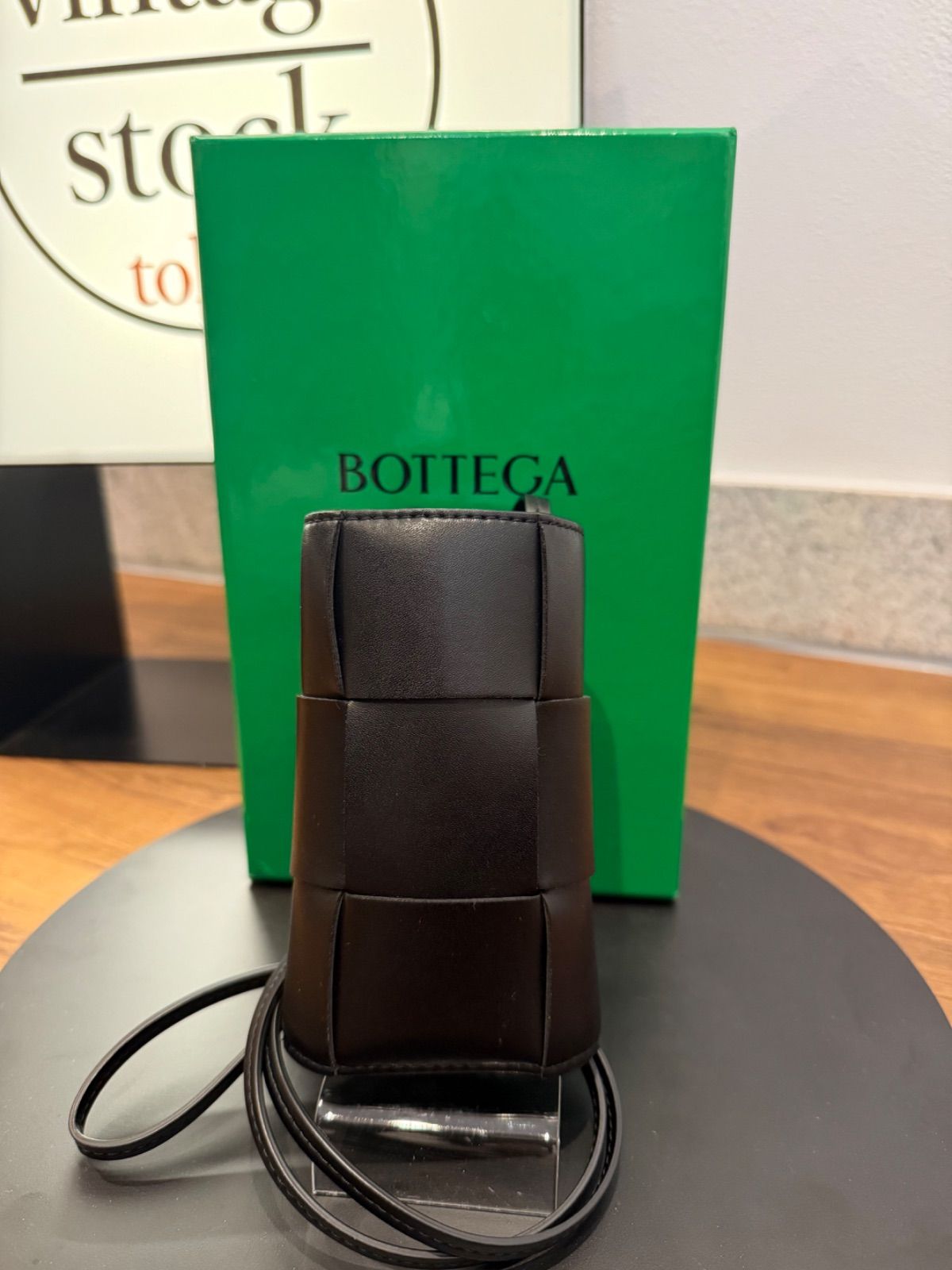 BOTTEGA VENETA カセット ミニショルダーバッグ ブラック レザー