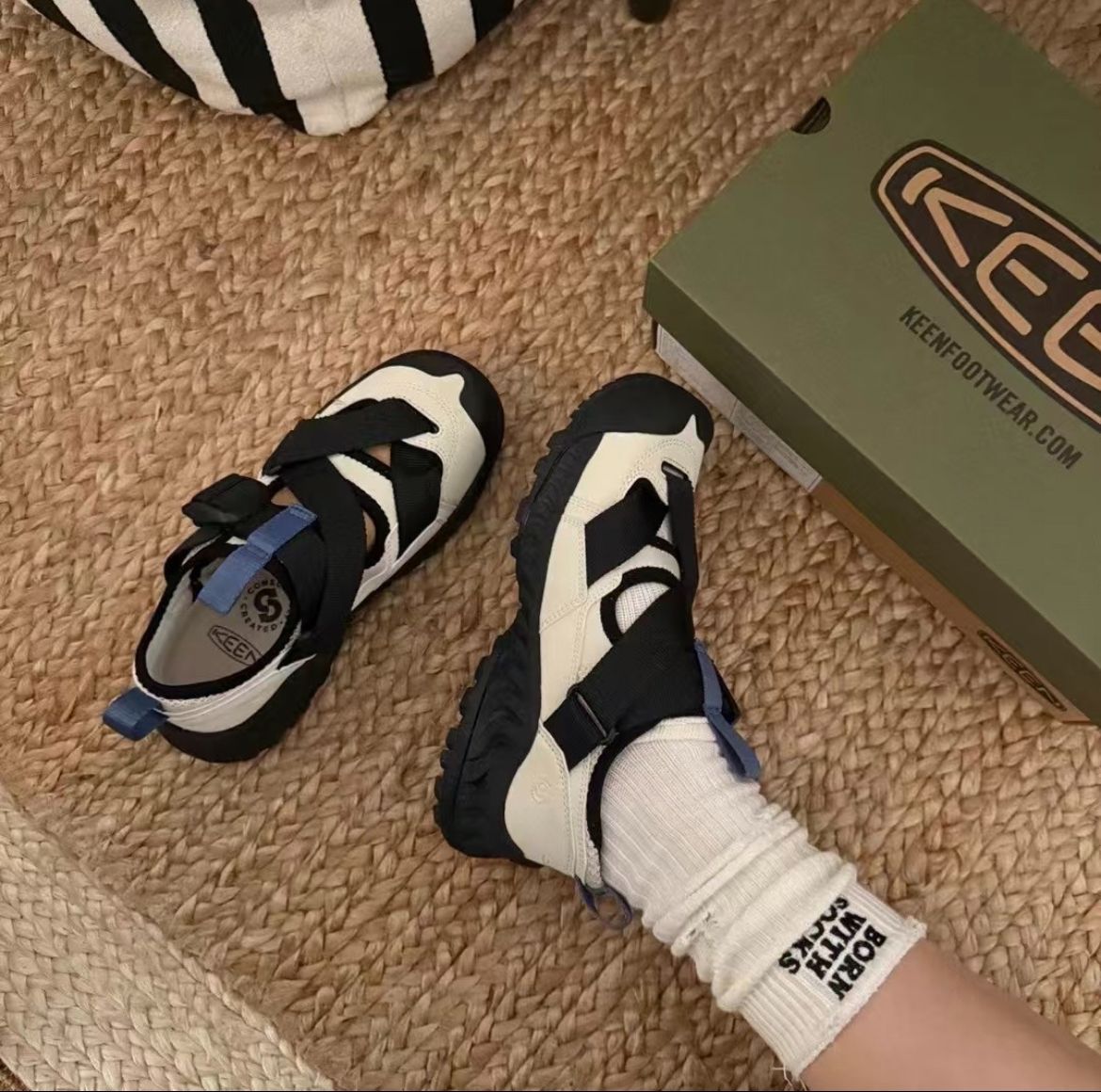 新品未使用　KEEN サンダル KEEN｜ALL GENDER HOODZERRA SANDAL ユニセックス フッドゼラ