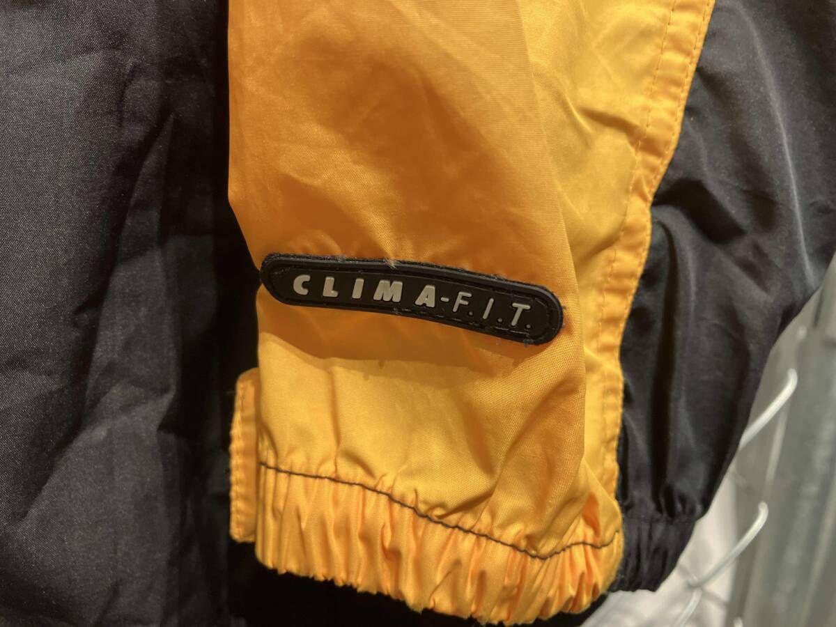 イエロー×ブラック ナイキエーシージー