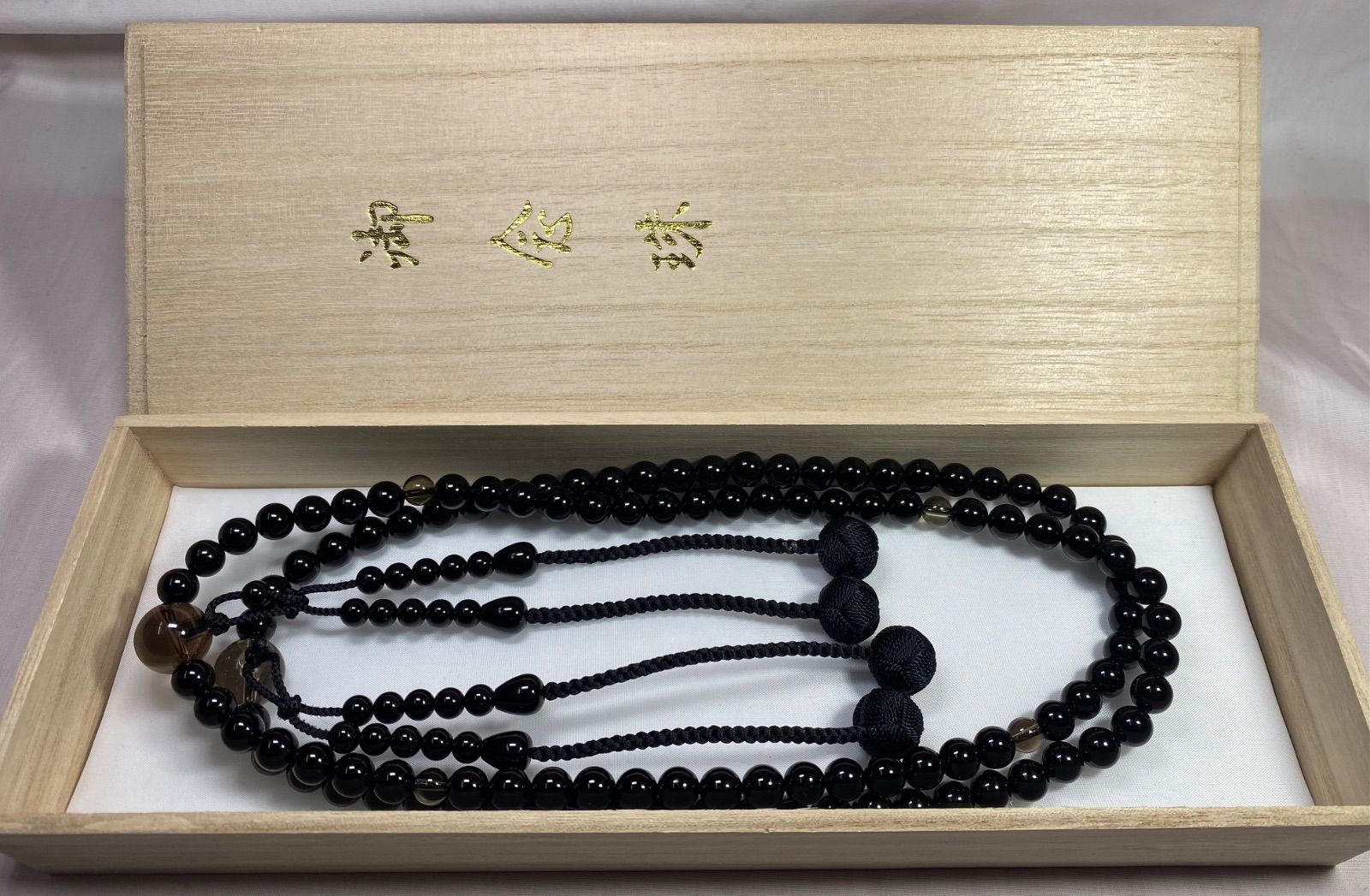 数珠　念珠　水晶　桐箱入り 楽天市場】数珠 念珠 霧水晶切子 二天アクアマリン仕立 正絹蛍房（桐箱