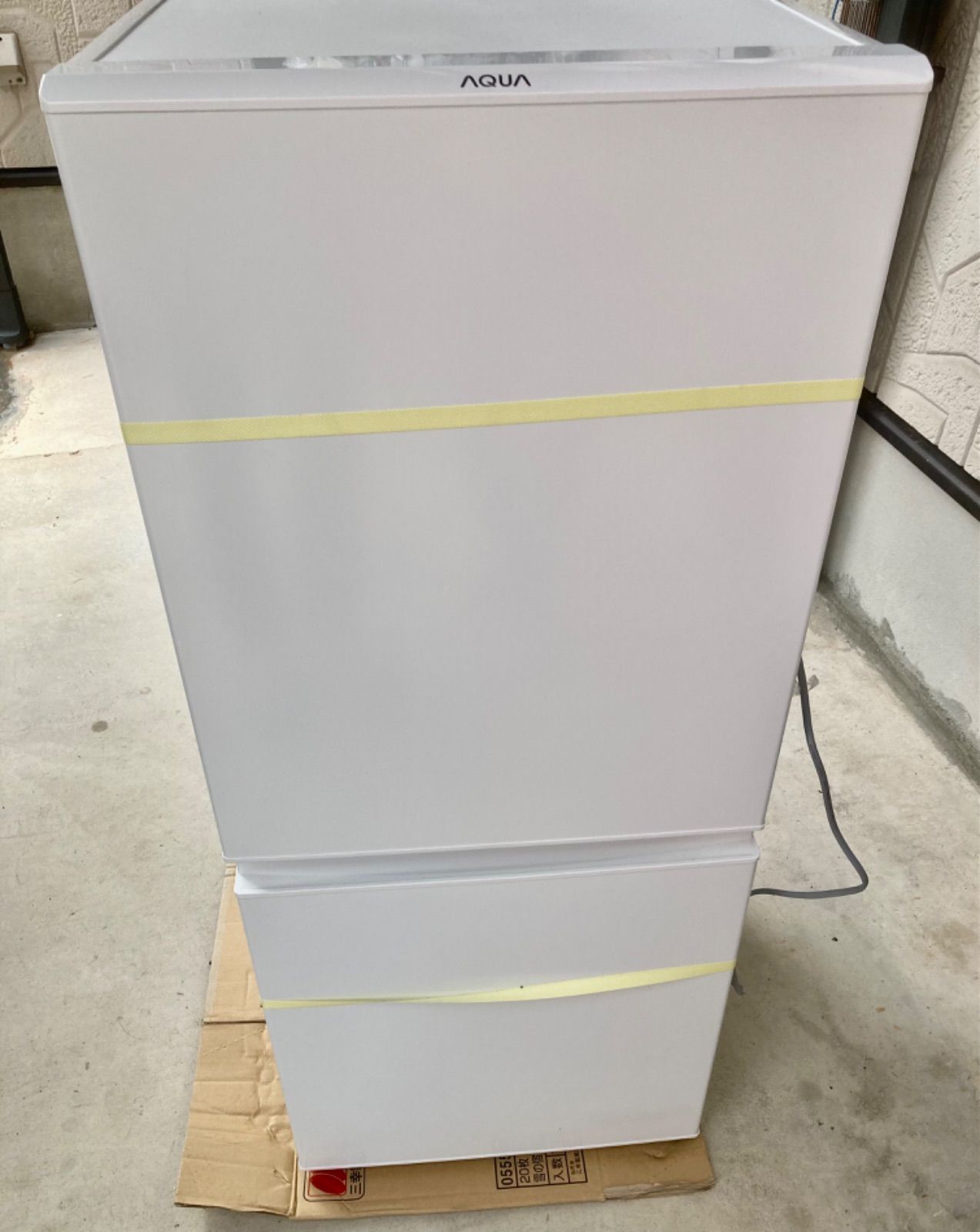 配送可能 2022年式 冷凍冷蔵庫 アクア AQR-13E8-W {126L/２枚ドア/右 
