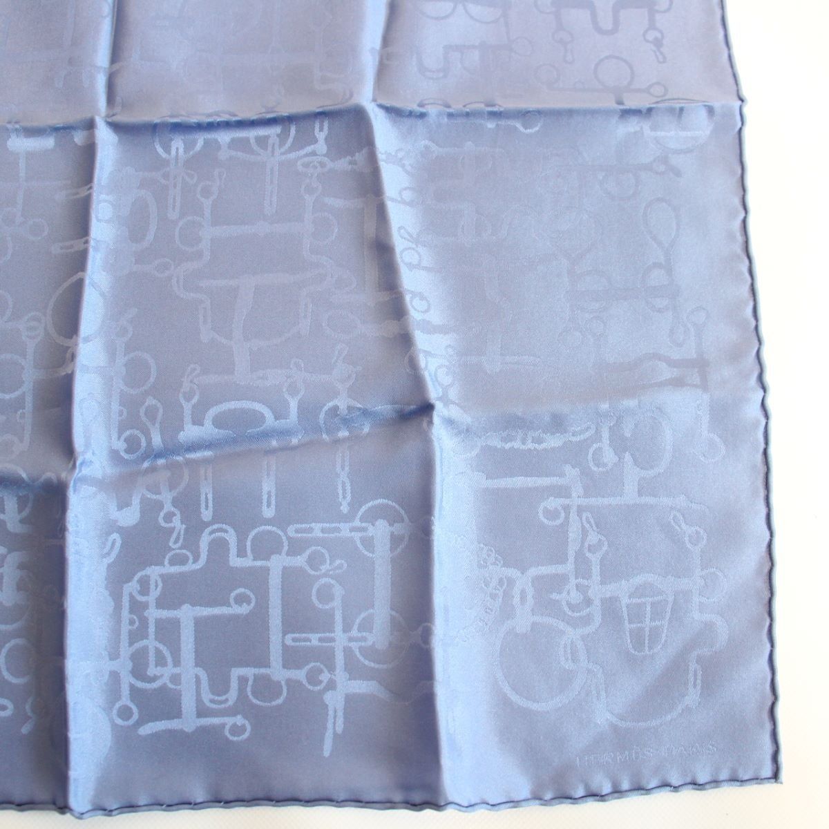 新品　エルメス　スカーフ　ブラック×ブルー×ホワイト　ガヴロッシュ　カレ45 HERMES エルメス スカーフ カレ45 ガヴロッシュ ブルーシエル