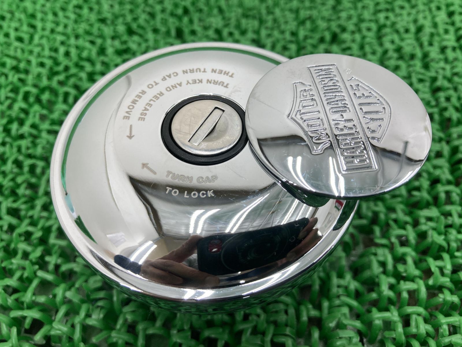 タンクキャップ 61100119 ハーレー 純正  バイク 部品 コンディション良好 割れ欠け無し スポーツスター ダイナ ソフテイル