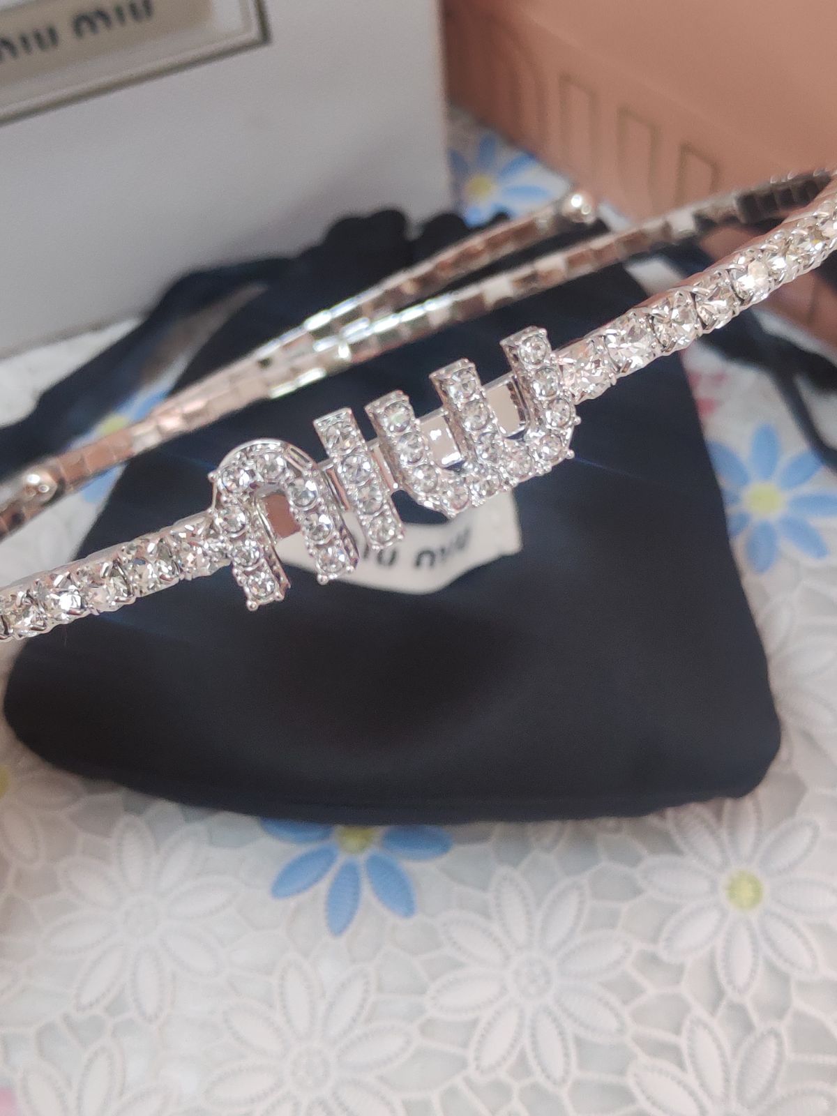 超人気美品✨Miumiu/ミュウミュウ ネックレス 銀色 ロゴ