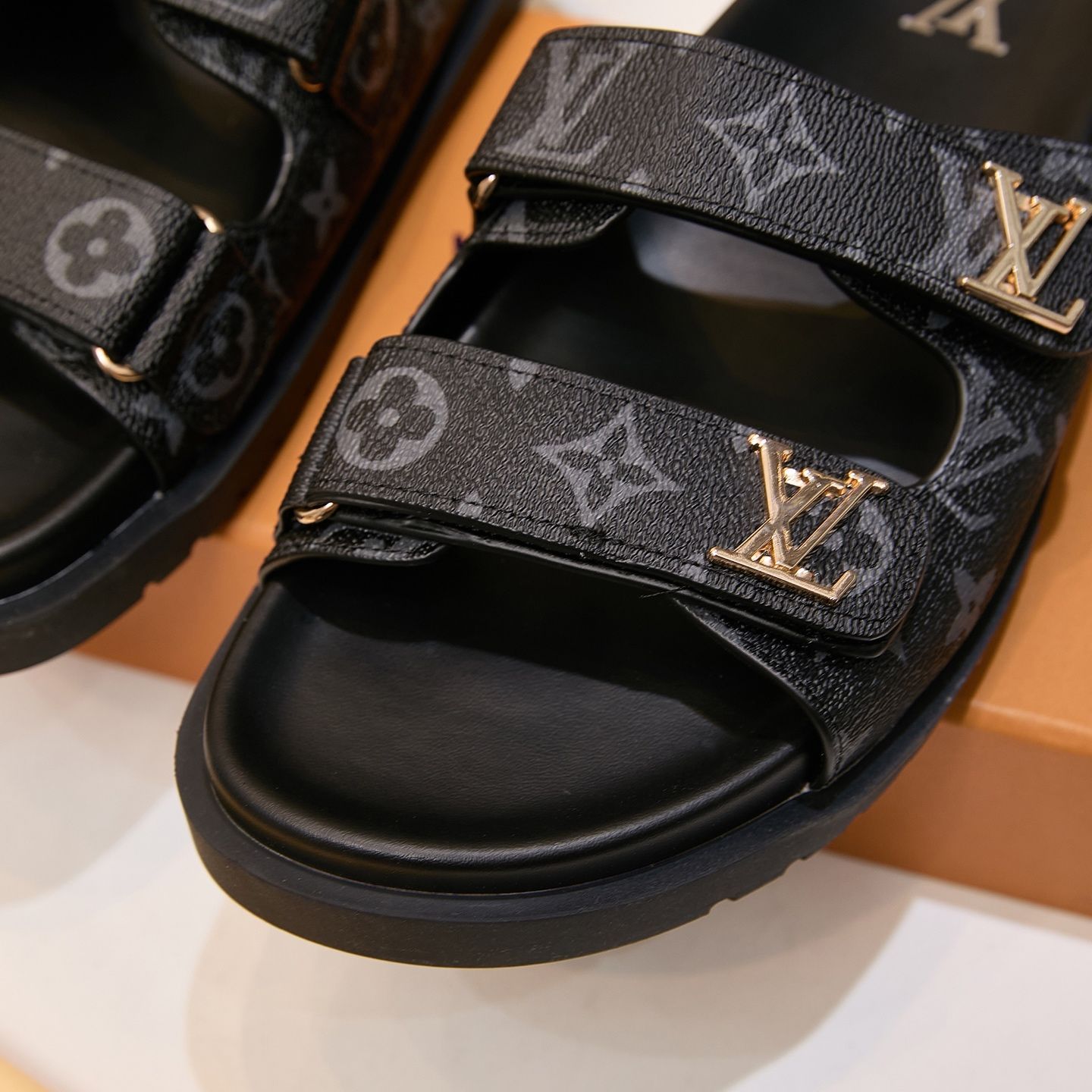 Louis Vuitton ルイ・ヴィトン サンセット コンフォート