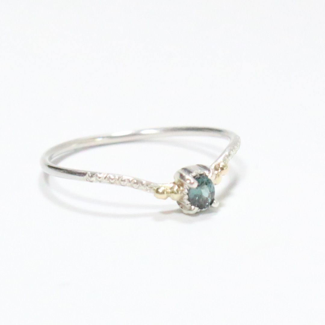 濃いめベキリーブルーグリーンガーネット細身K10粒々ミル打ちシルバーリング約11号