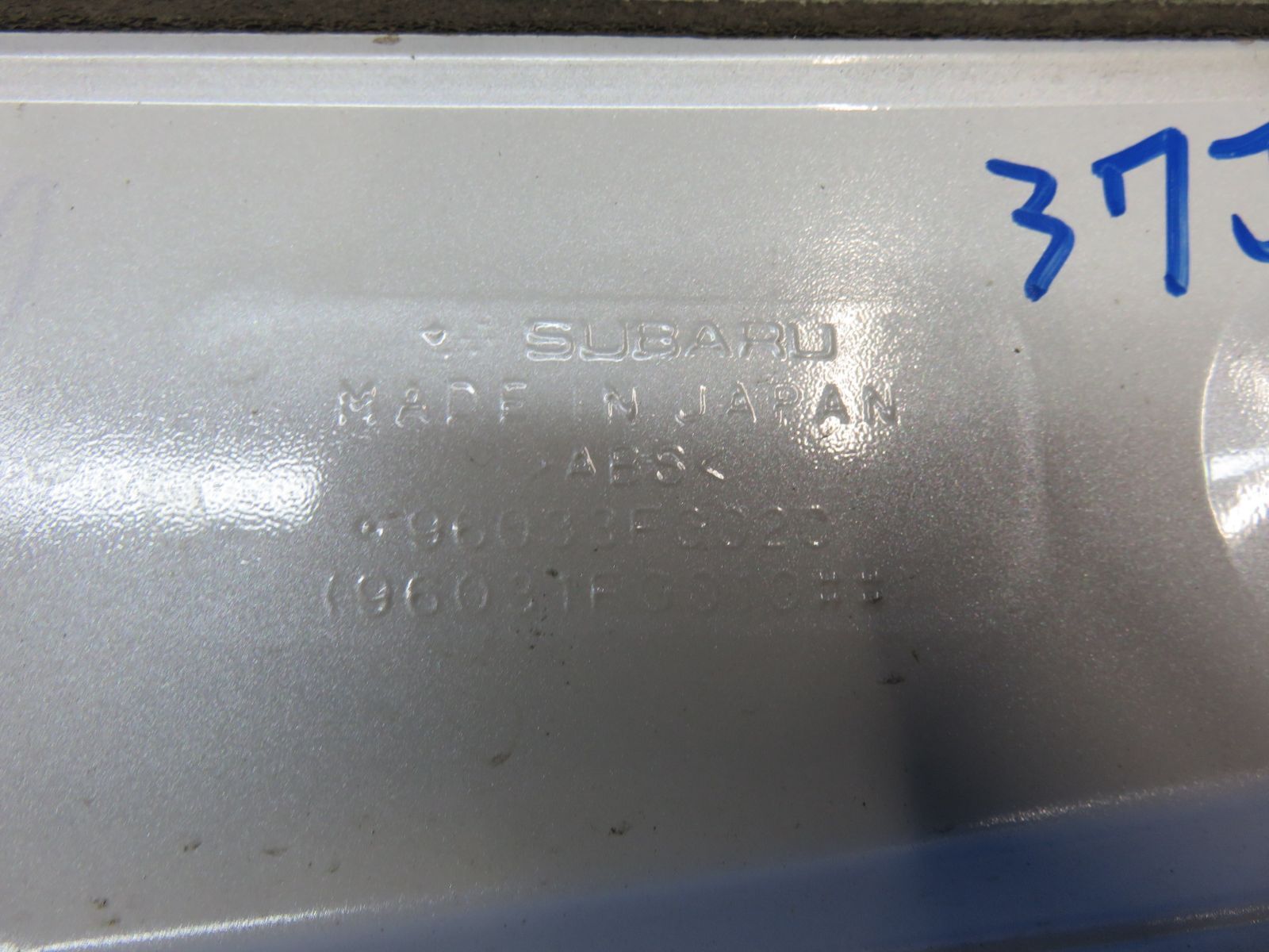 リアウイング ルーフスポイラー