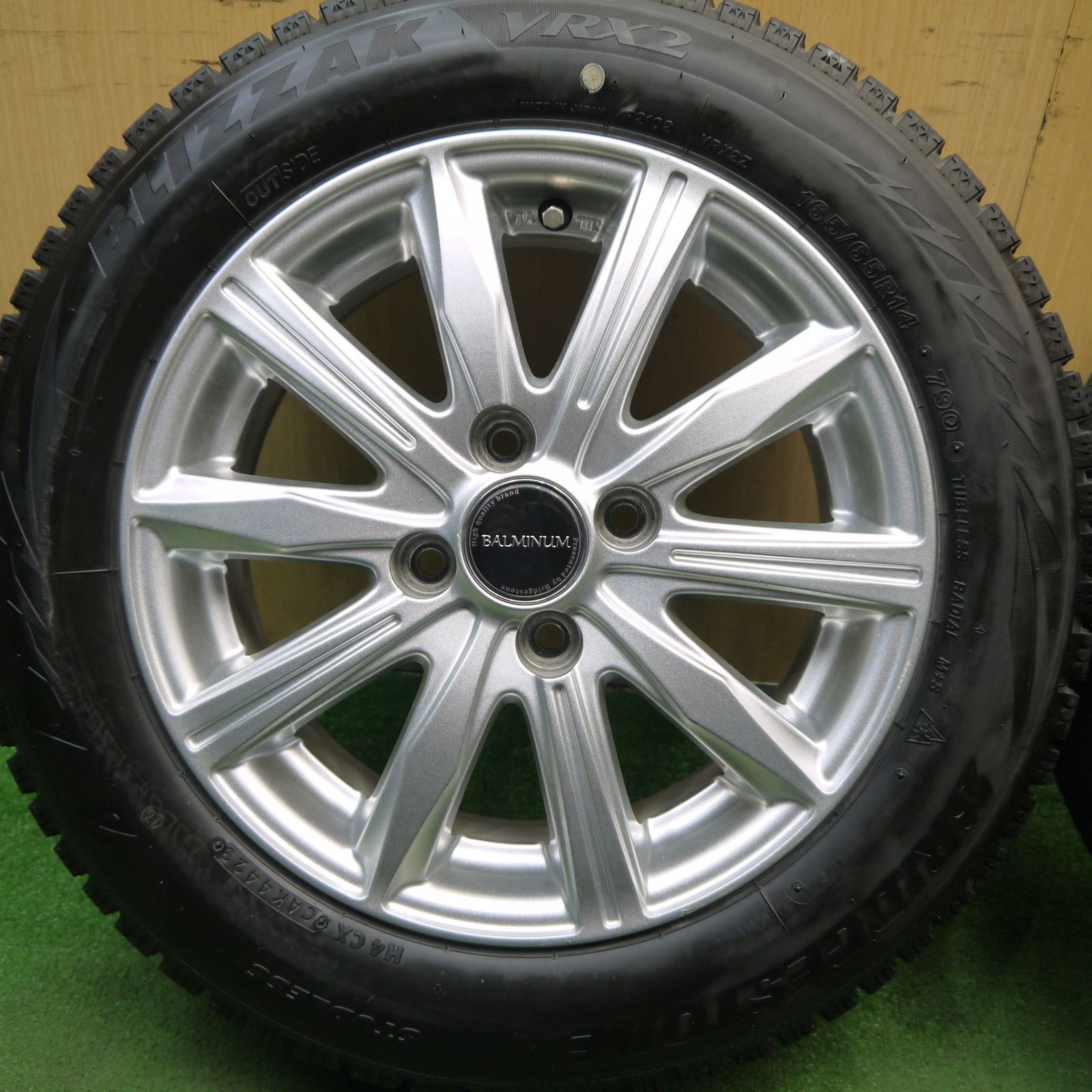 【バリ溝】スタッドレスアルミセット　14インチ　1シーズンのみ使用　4本セット スタッドレス&アルミ4本セット 14インチ ブリヂストン バリ溝 【公式通販】