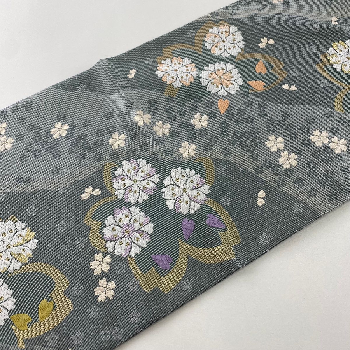 洒落袋帯　型染め　桜の花びら 桜」 染帯 黒地 ♦︎ | 玉川屋呉服店